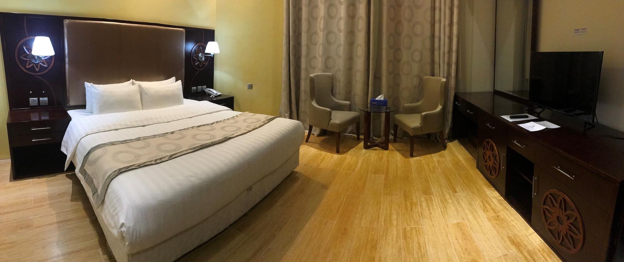 อัล ลิวาน สวีทส์ รอว์ดาต อัล ไคล Aparthotel โดฮา ภายนอก รูปภาพ
