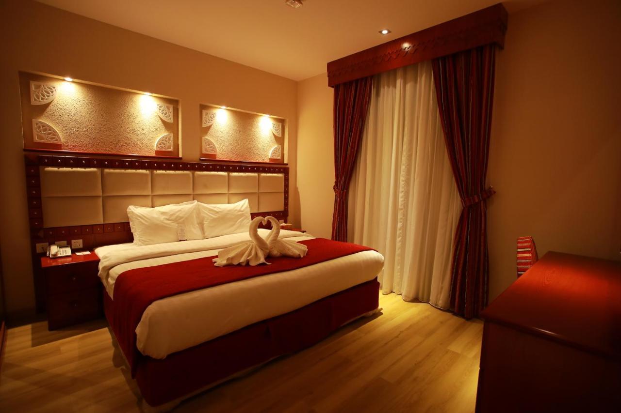 อัล ลิวาน สวีทส์ รอว์ดาต อัล ไคล Aparthotel โดฮา ภายนอก รูปภาพ