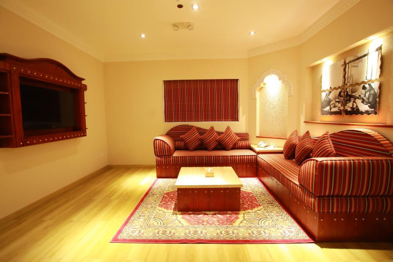 อัล ลิวาน สวีทส์ รอว์ดาต อัล ไคล Aparthotel โดฮา ภายนอก รูปภาพ